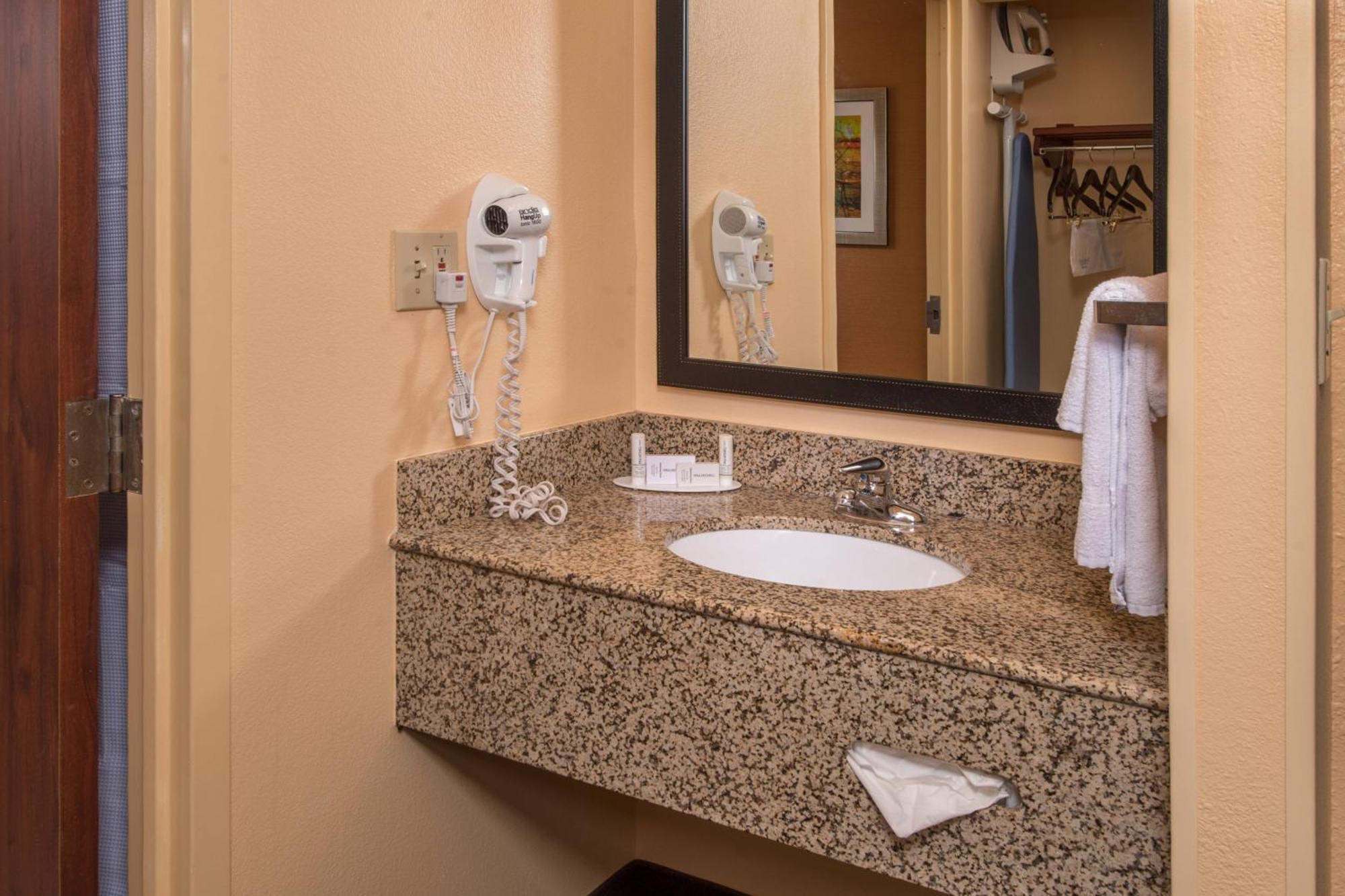 Fairfield Inn Dulles Airport שנטילי מראה חיצוני תמונה
